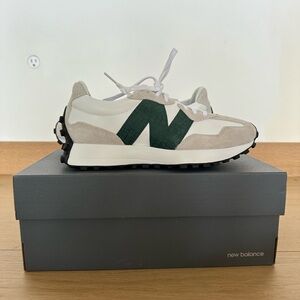 New Balance 327 white/green: W9.5